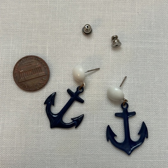 3/$15 Vintage Blue & White Anchor Earrings for Pierced Ears painted metal - Picture 4 of 4